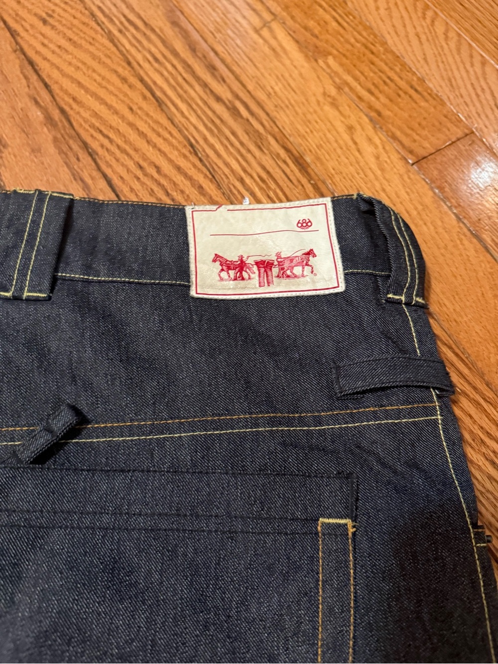 Men's Dark Levi Slim Straight Snow Pants - Picture 4 of 5